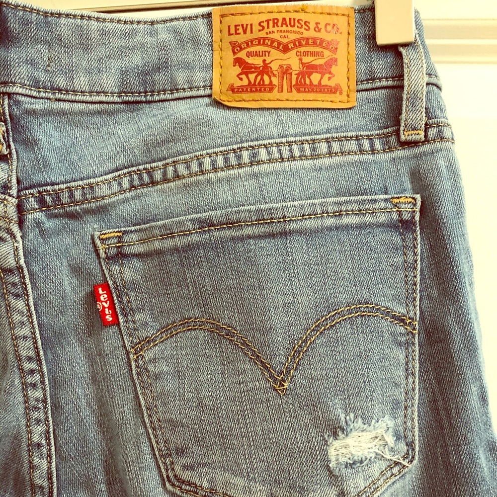 Levi’s Ripped Skinny Jeans